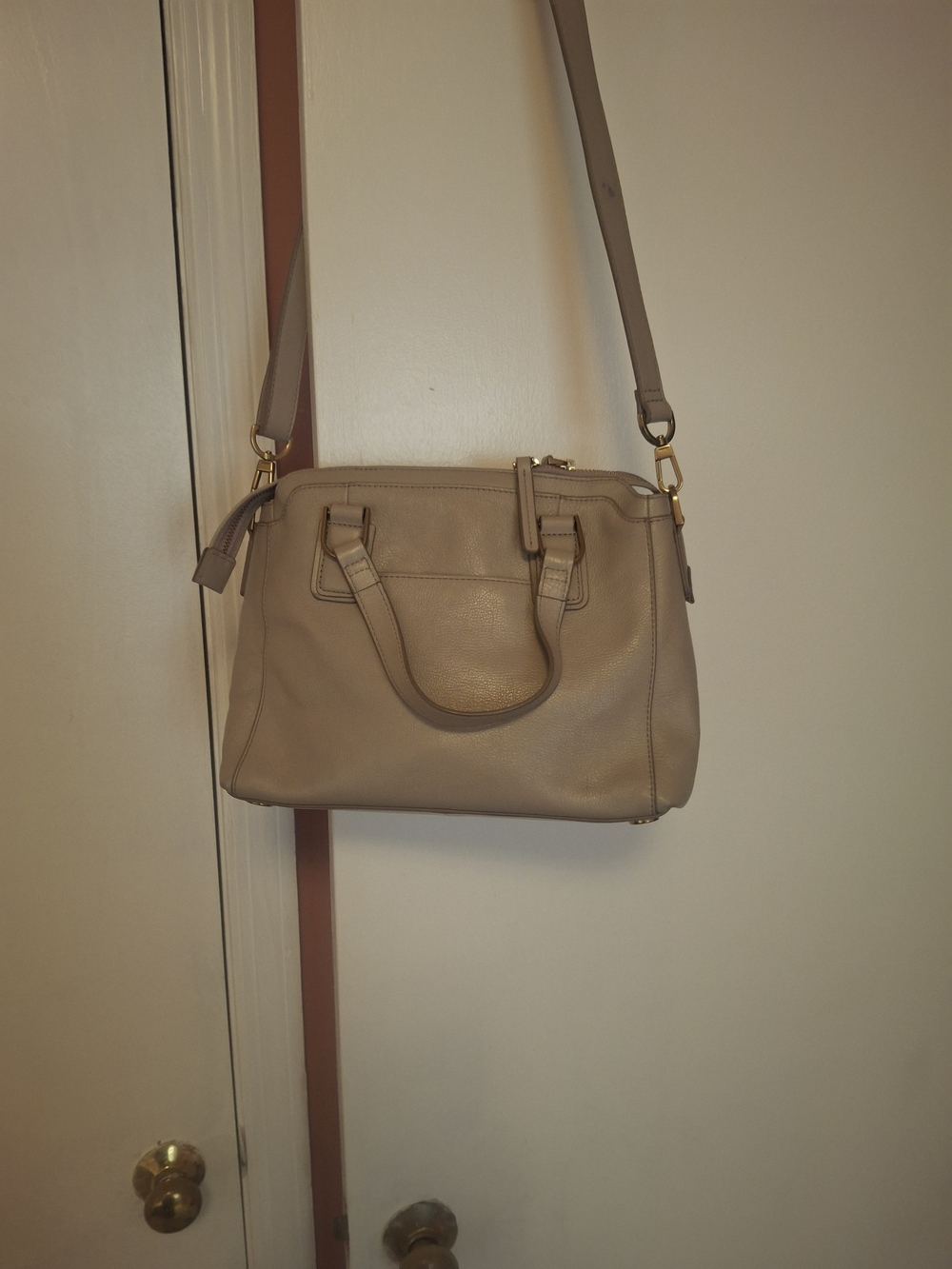 Fossil Taupe Leather Jacqueline Satchel With Distinct Key Bag Charm